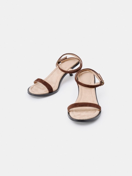 босоножки из натуральной замши с ремешками от бренда sela вид слева