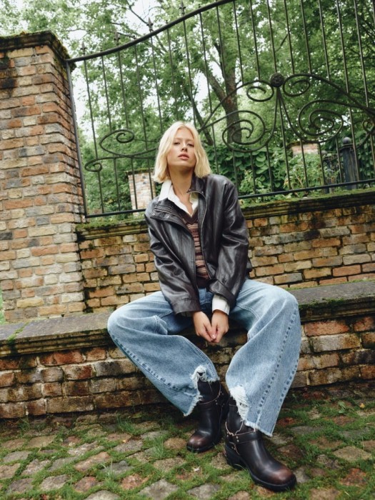 ботинки чопперы из натуральной кожи от бренда sela вид слева