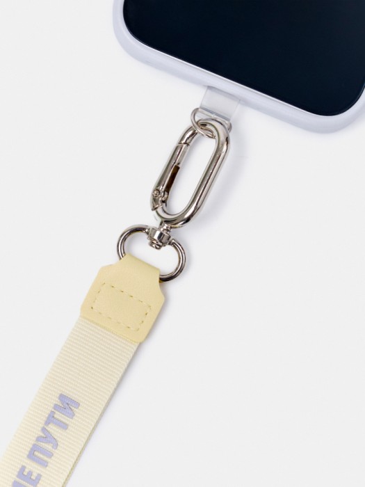 брелок с принтом из коллекции  x яндекс путешествия от бренда sela вид слева