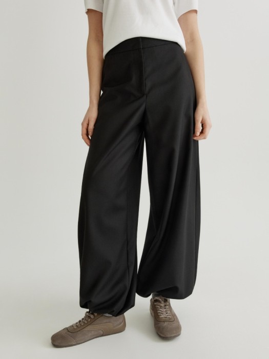 брюки-аладдины из костюмной ткани от бренда sela вид слева