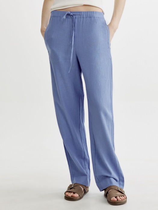 брюки-дудочки из смесового льна и вискозы от бренда sela вид слева