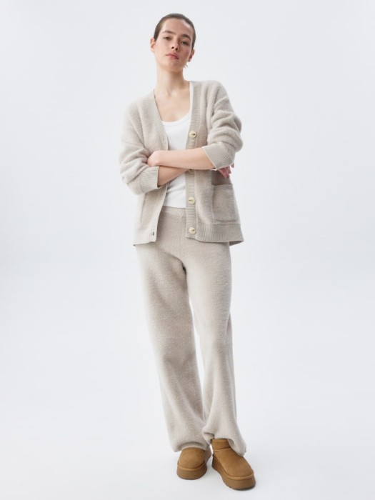 брюки из пушистого трикотажа от бренда sela вид слева