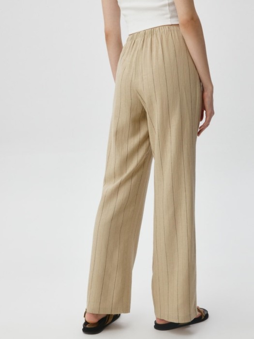 брюки из смесового льна из россии вид сбоку