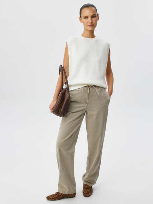 брюки из смесового тенселя от бренда sela вид слева