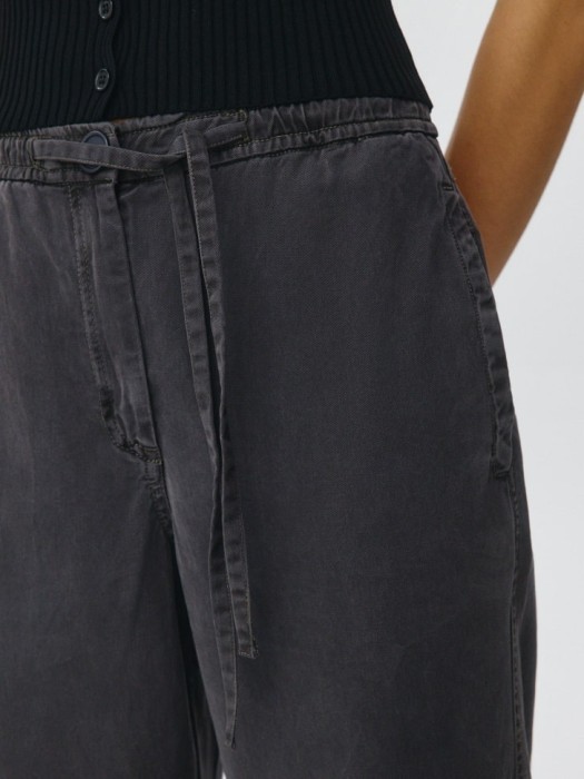 брюки из смесового тенселя из россии вид сбоку