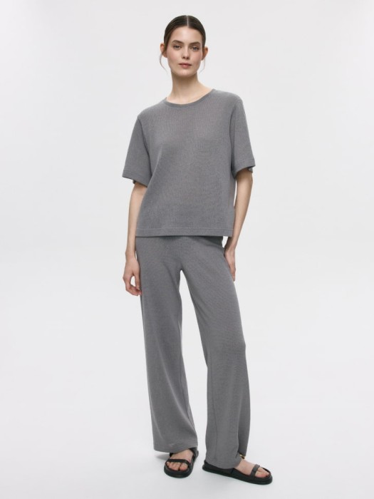 брюки из трикотажа от бренда sela вид слева