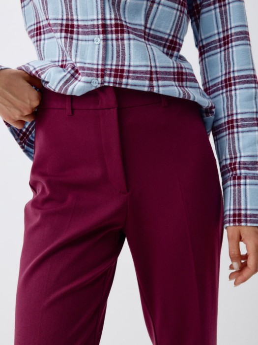 брюки клеш из костюмной ткани по цене 1999 руб вид справа