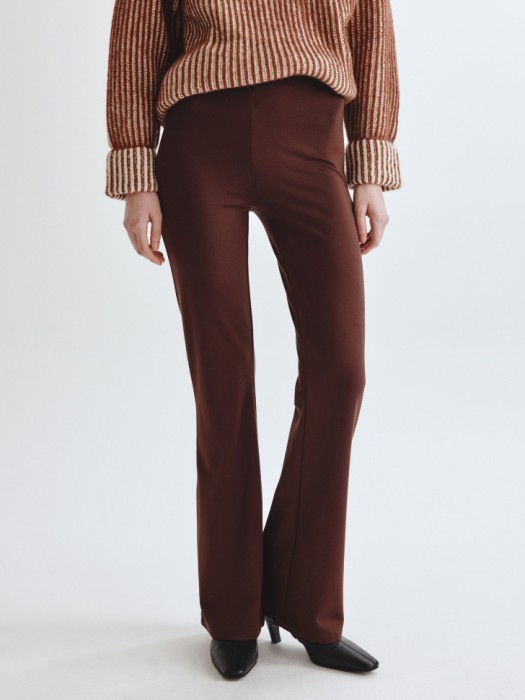 брюки клеш из линейки  young от бренда sela вид слева