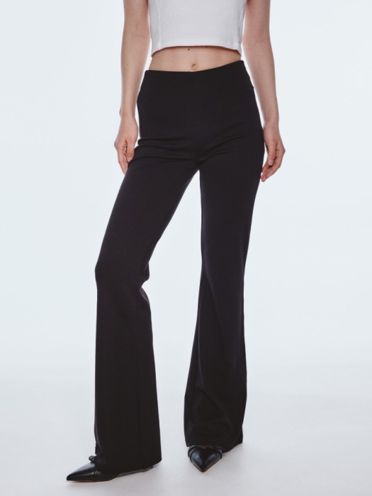 брюки клеш из линейки  young от бренда sela вид слева