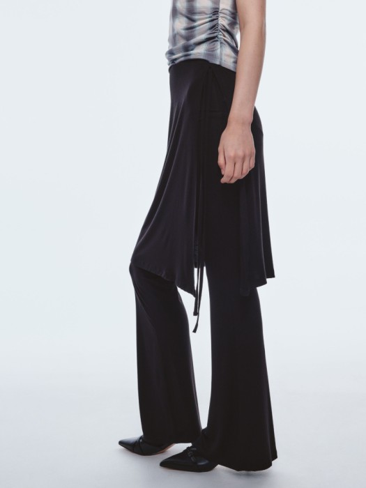 брюки клеш с баской из линейки  young по цене 3699 руб вид справа