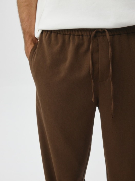 брюки slim fit со средней посадкой из россии вид сбоку