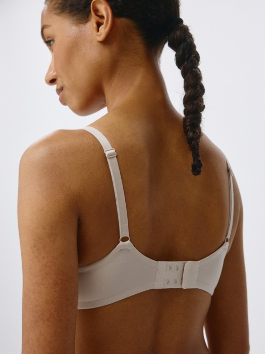 бюстгальтер без косточек по цене 1299 руб вид справа