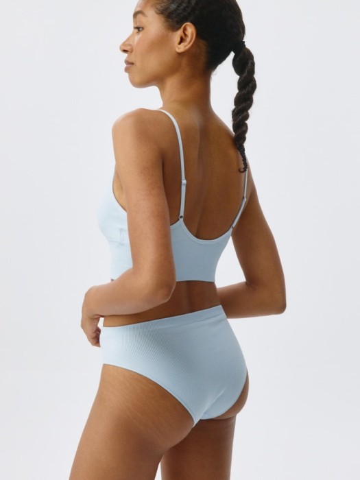 бюстгальтер-топ по цене 1399 руб вид справа