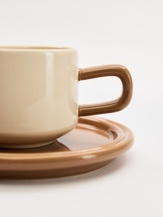 чайная пара из фарфора от бренда sela вид слева