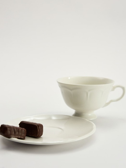 чайная пара из костяного фарфора из россии вид сбоку