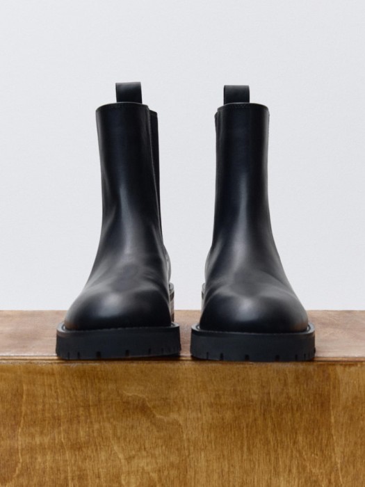 челси из натуральной кожи от бренда sela вид слева