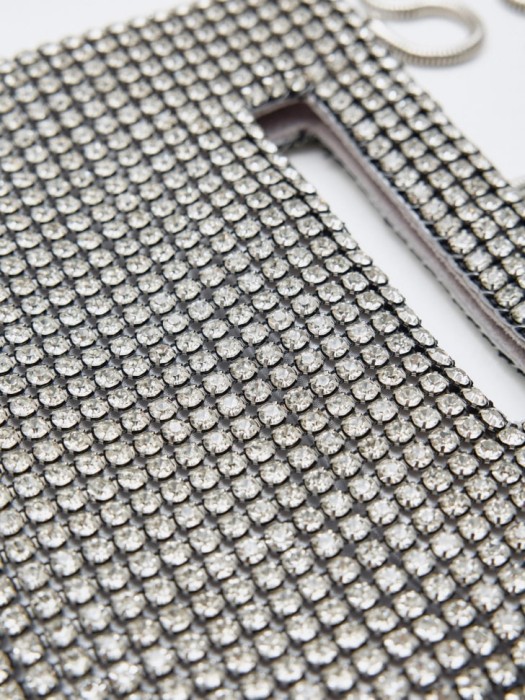 Товар серебряного цвета с внутренней стороны