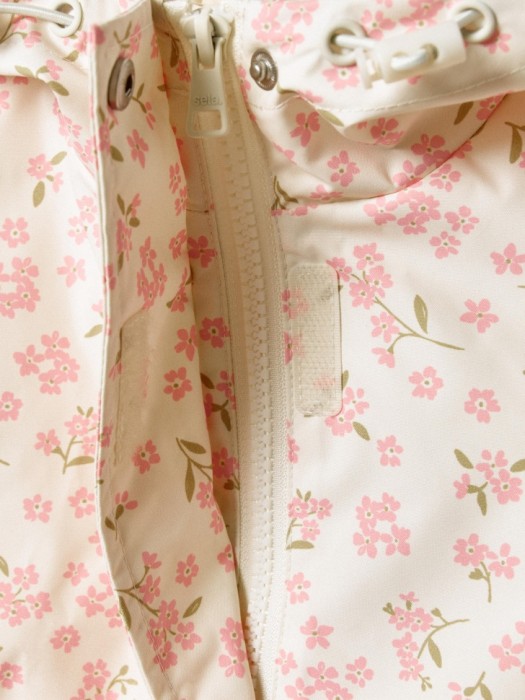 демисезонный плащ для девочек из проверенных материалов спереди