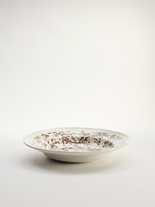 десертная тарелка из фарфора с цветочным узором по цене 999 руб вид справа