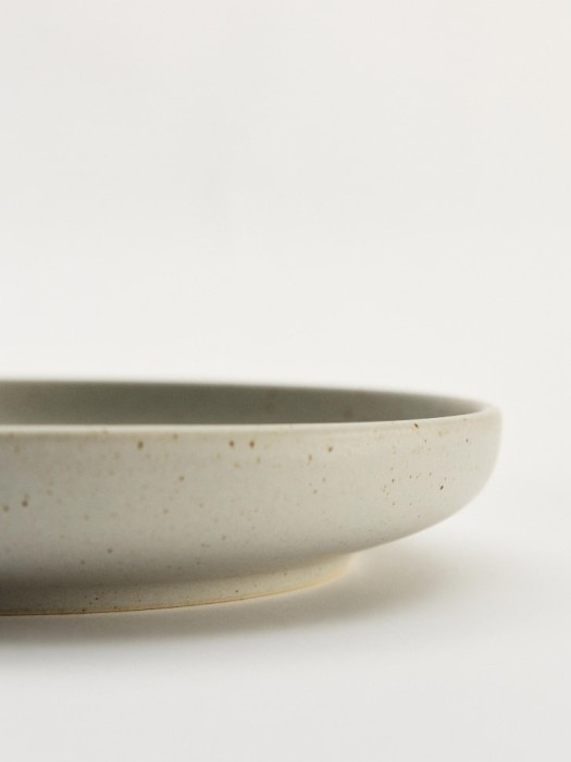 десертная тарелка из керамики от бренда sela вид слева