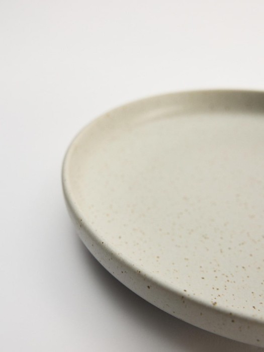 десертная тарелка из керамики по цене 699 руб вид справа