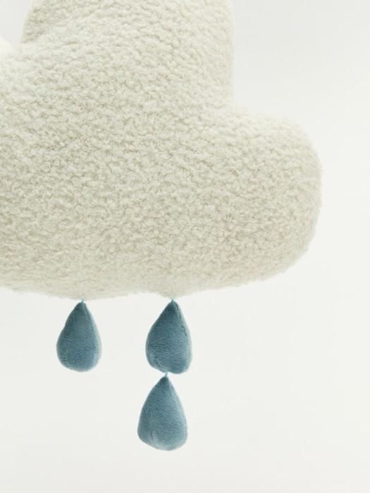 детская декоративная подушка в форме облака от бренда sela вид слева