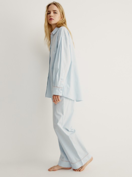 домашние брюки из хлопка в полоску по цене 2599 руб вид справа