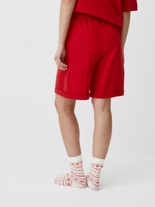 домашние шорты с патчем на поясе из россии вид сбоку