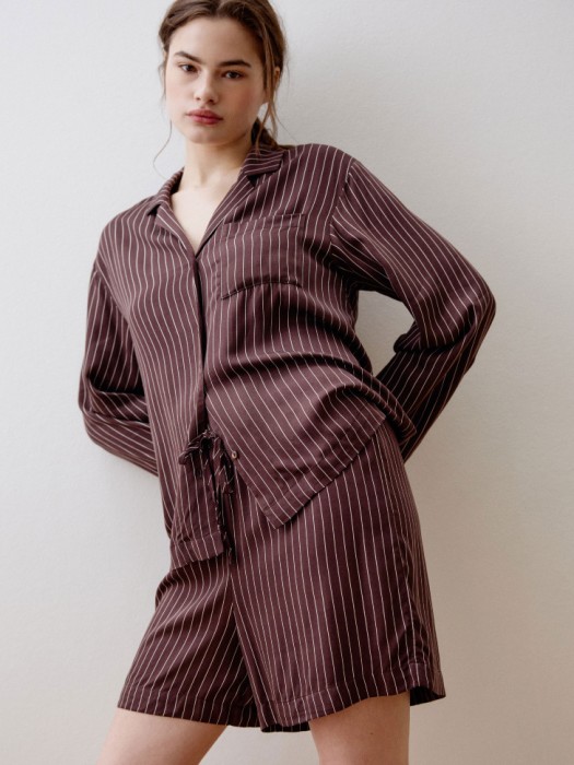 домашние шорты в полоску от бренда sela вид слева