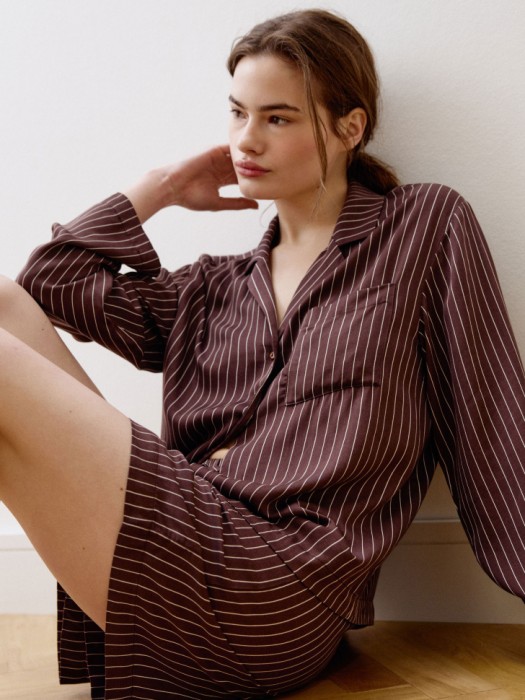 домашние шорты в полоску из вискозы спереди