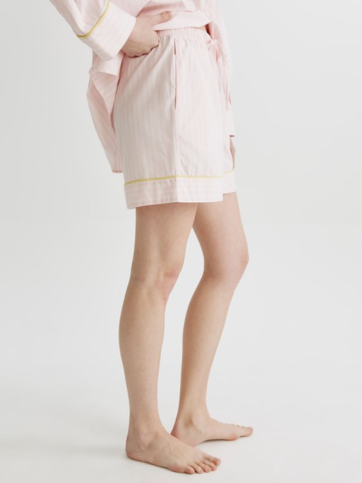 домашние шорты в полоску по цене 1599 руб вид справа