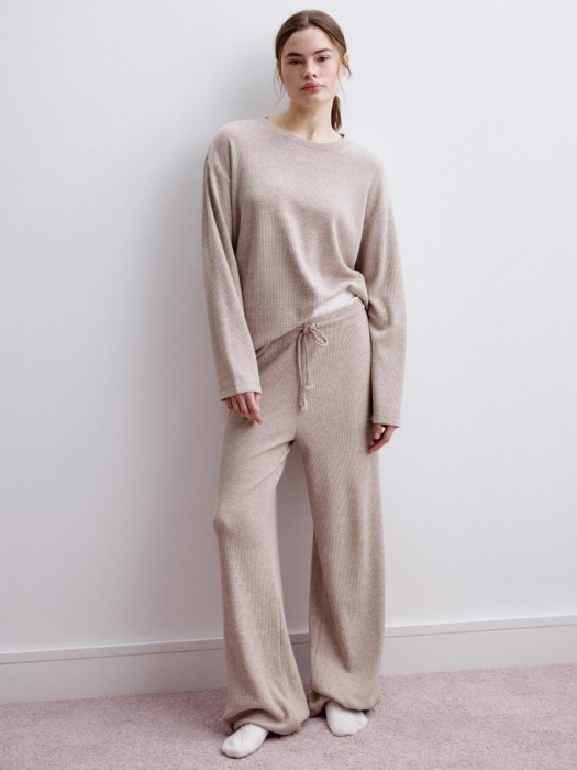 домашний лонгслив из вафельного трикотажа от бренда sela вид слева