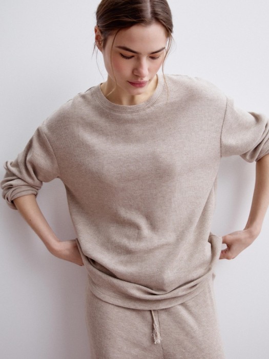 домашний лонгслив из вафельного трикотажа из россии вид сбоку