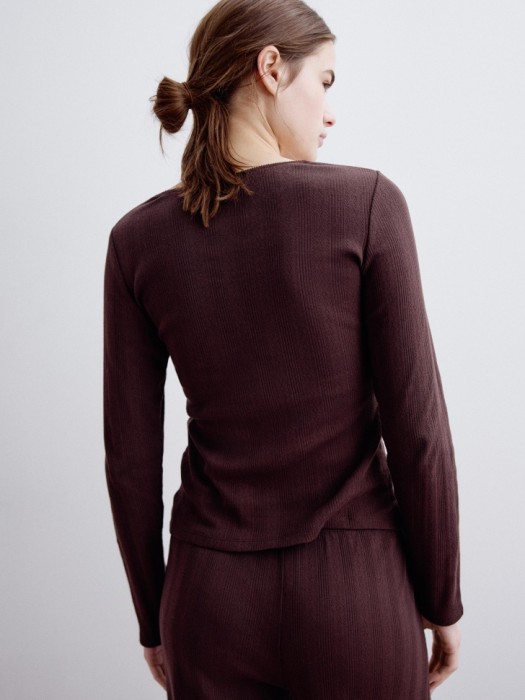 домашний лонгслив с рельефным узором по цене 1999 руб вид справа