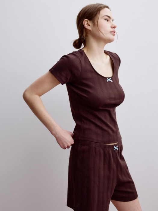 домашняя футболка с рельефным узором из россии вид сбоку