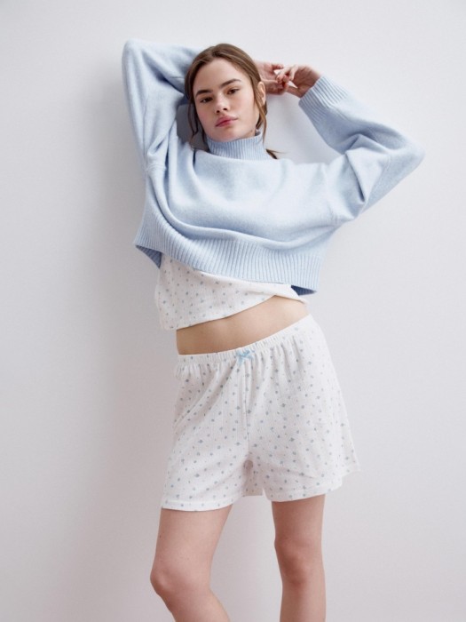 домашняя футболка с рельефным узором по цене 1599 руб вид справа