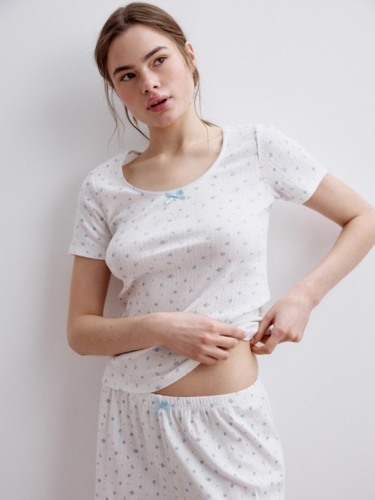 домашняя футболка с рельефным узором из россии вид сбоку