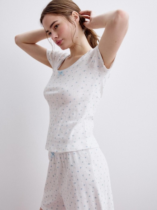 домашняя футболка с рельефным узором для взрослого возраста с изнаночной стороны