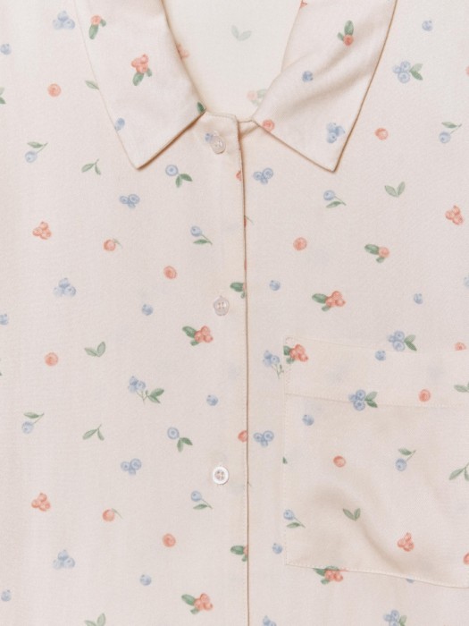 домашняя рубашка из струящейся вискозы с принтом от бренда sela вид слева