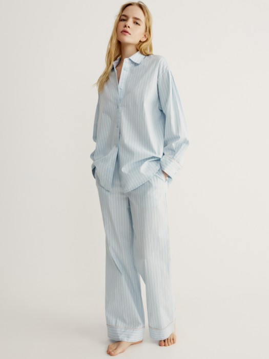 домашняя рубашка в полоску от бренда sela вид слева