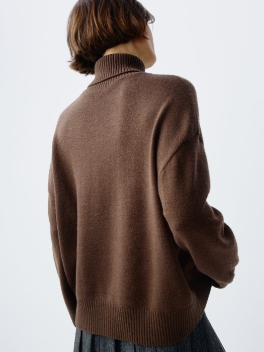 джемпер оверсайз с содержанием шерсти по цене 1799 руб вид справа