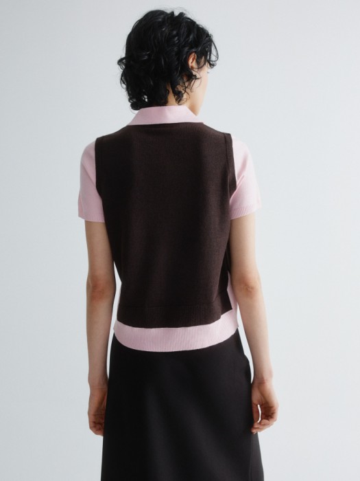 джемпер-поло с имитацией второго слоя в виде жилетки из шерсти спереди