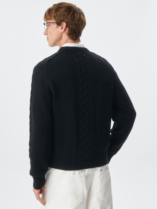 джемпер relaxed fit с рельефной вязкой косами по цене 1599 руб вид справа