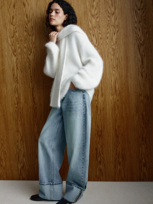 джемпер с шарфом из смесовой шерсти премиум качества от бренда sela вид слева