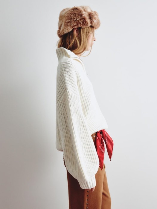 джемпер с воротником-стойкой на молнии из линейки  young из россии вид сбоку