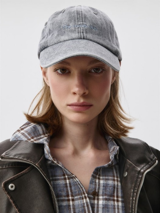 джинсовая бейсболка с вышивкой 4680704517996 фотография