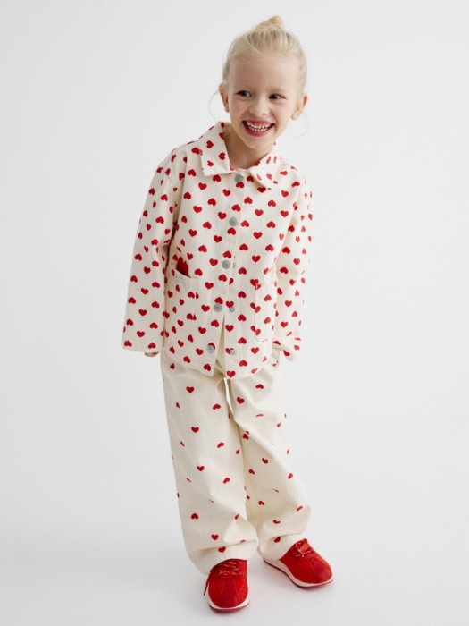 джинсовая куртка для девочек из коллекции art people с «обществом юных архитекторов» от бренда sela вид слева