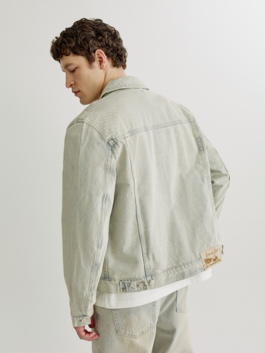 джинсовая куртка из коллекции art people с алексеем ланцевым по цене 5599 руб вид справа