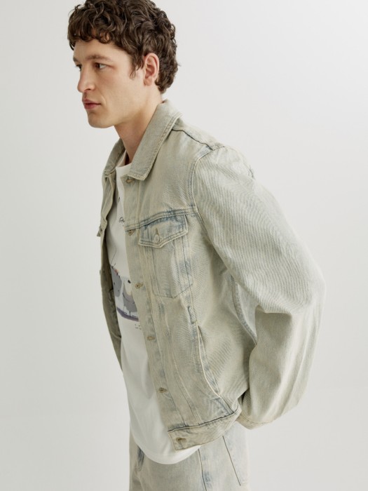 джинсовая куртка из коллекции art people с алексеем ланцевым из россии вид сбоку