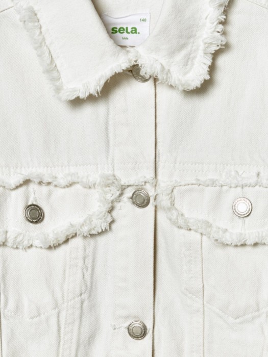 джинсовая куртка оверсайз с бахромой для девочек из хлопка спереди